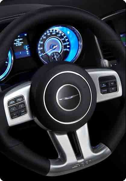 steering_wheel_chrysler-300_srt8_2012-7134972